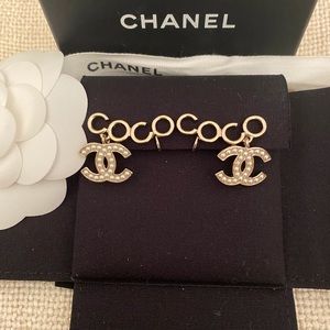 Chanel Coco Pearl CC Dangle Clip On Earrings 21P